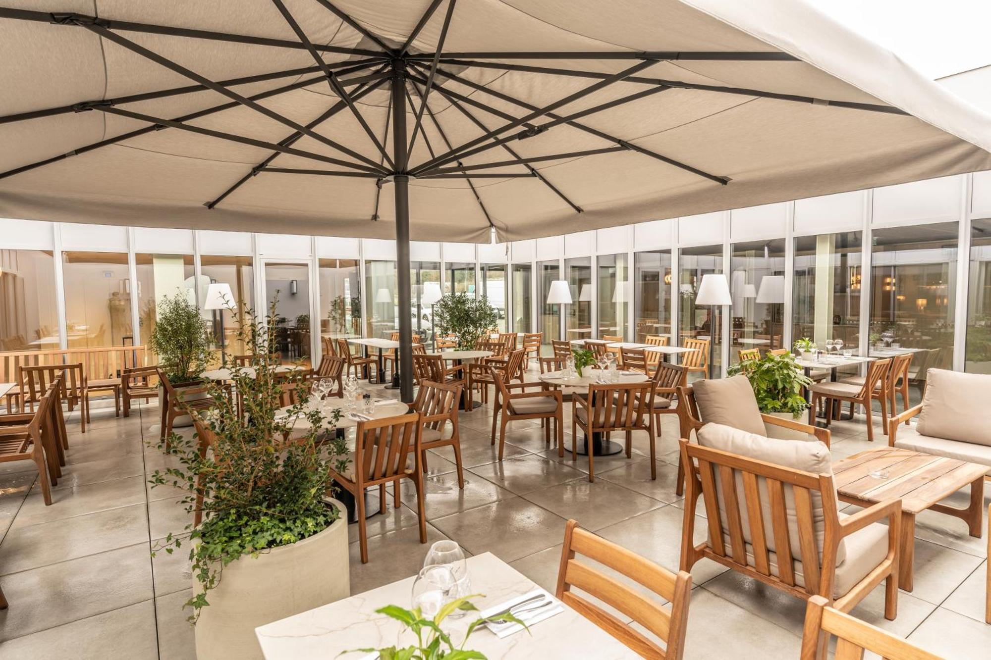 Hotel Mercure Angers Lac De Maine Exterior foto