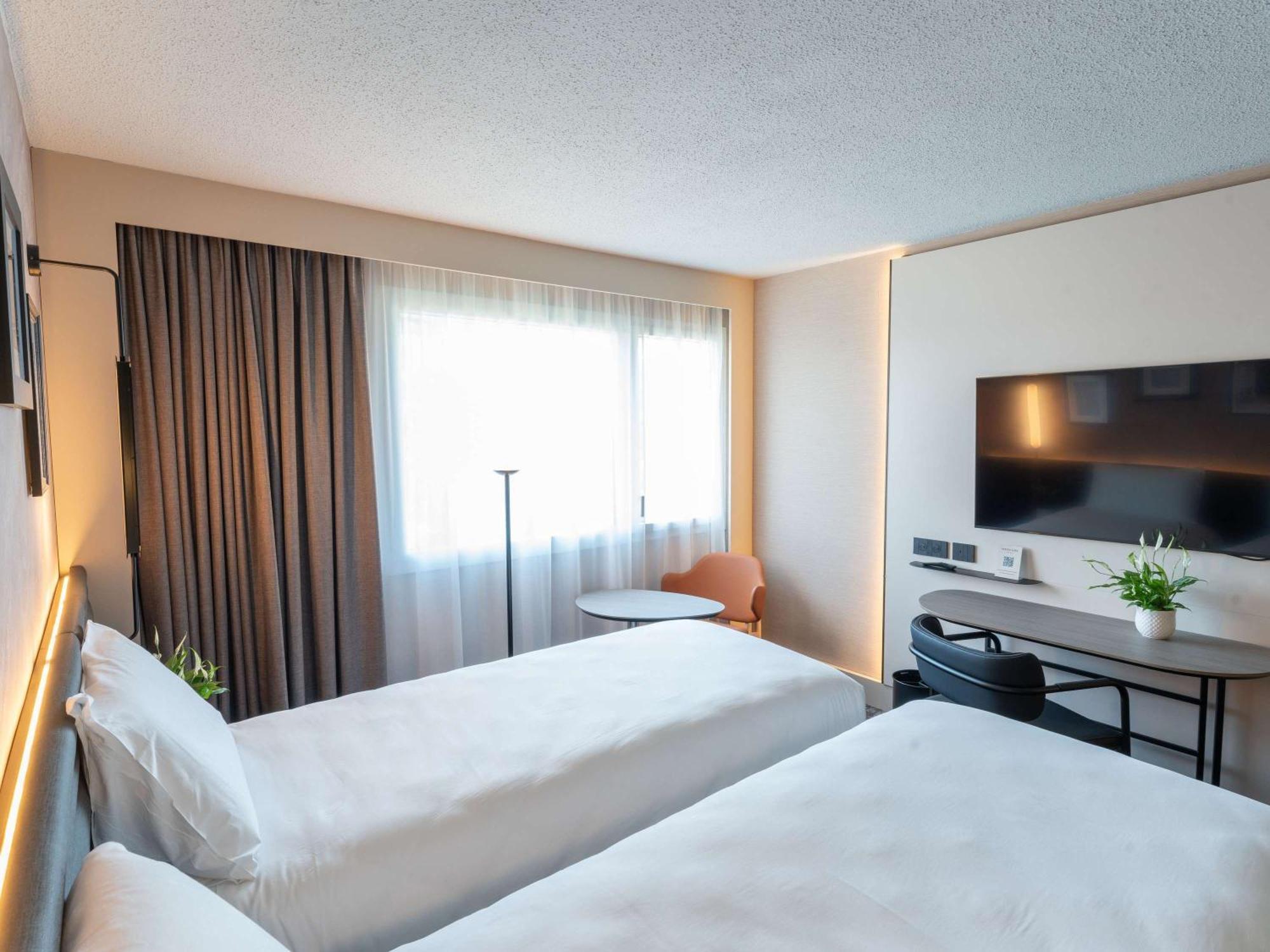 Hotel Mercure Angers Lac De Maine Exterior foto